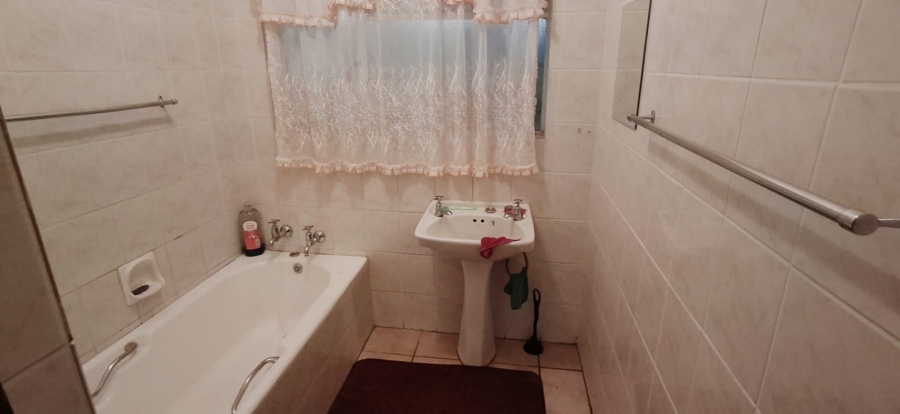 3 Bedroom Property for Sale in La Hoff North West